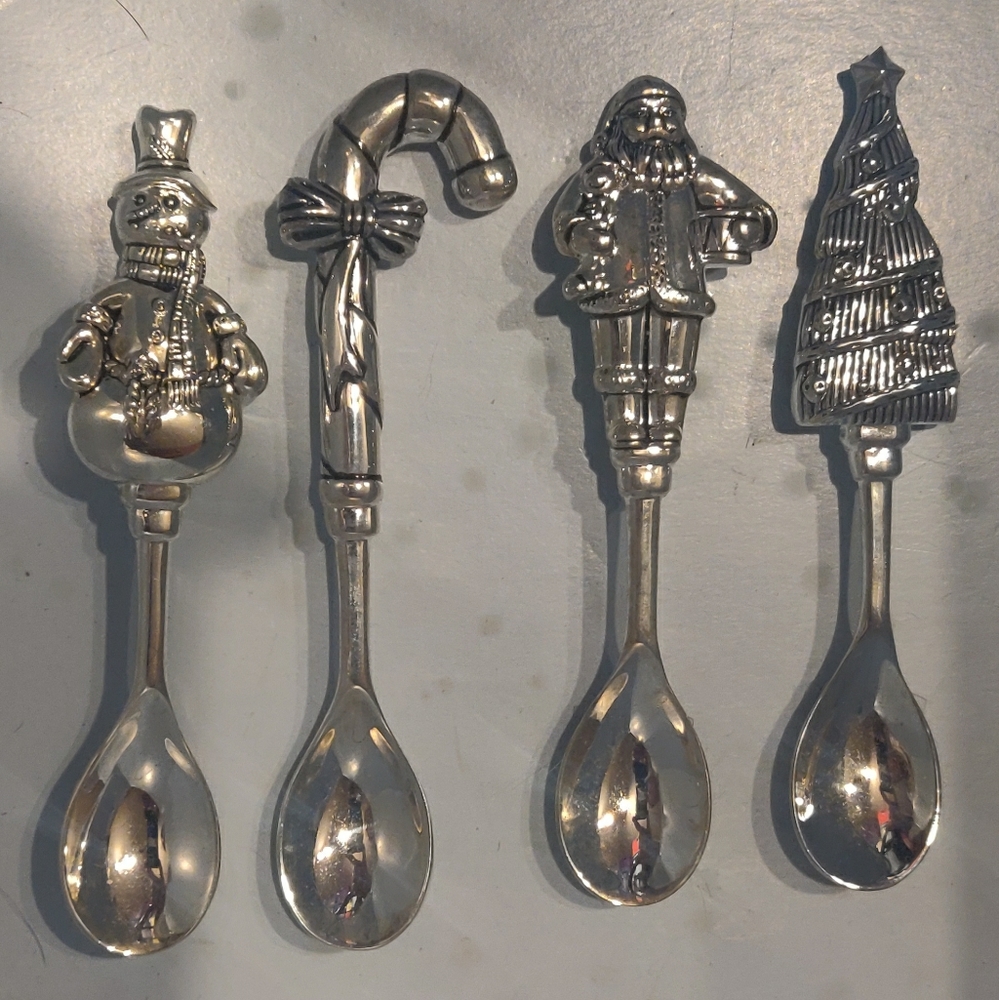 WALLACE SILVERSMITHS CHRISTMAS DEMI TASSE SPOONS